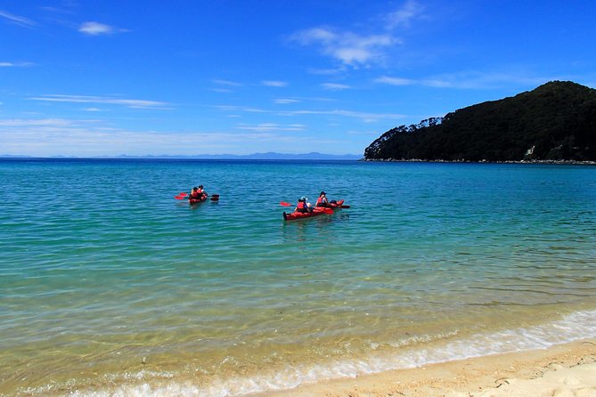 1 Day Sea Kayak Rental - Reaching Split Apple Rock