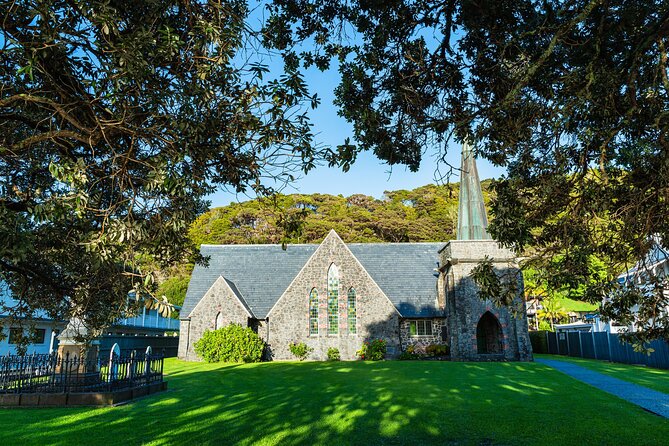 1 Hour Scenic Bay of Islands Tour - A small group with a local driver-guide