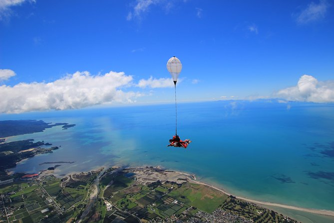 13,000ft Skydive over Abel Tasman with NZ's Most Epic Scenery - Why this Motueka parachute jump is about scenery as much as thrills