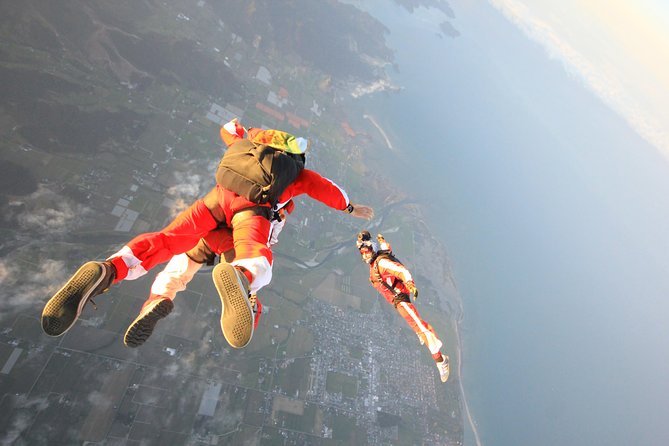 13,000ft Skydive over Abel Tasman with NZ's Most Epic Scenery - How this fits into an Abel Tasman visit