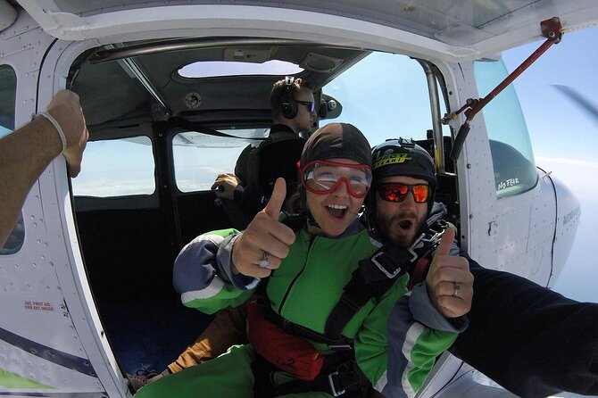 15,000ft Tandem Skydive in Bay of Plenty - The parachute opens at 5,000 feet