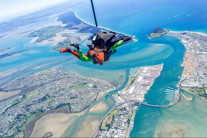 15,000ft Tandem Skydive in Tauranga - Bay of Plenty - The people side of the jump