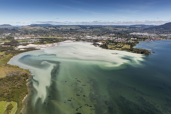 15-Minute Crater Lakes Flight by Floatplane from Rotorua - Why the pilot commentary matters