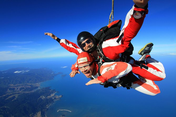 16,500ft Skydive over Abel Tasman with NZ's Most Epic Scenery - Preparing for a 16,500-foot tandem skydive