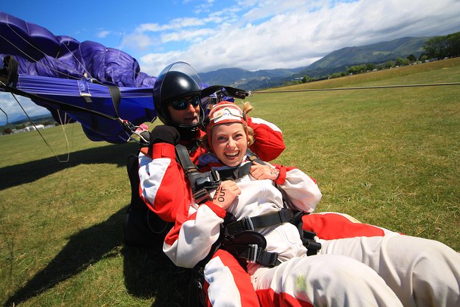 18,000ft Tandem Skydive over Abel Tasman - What happens from Nelson to the jump