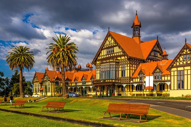 2 Day Waitomo Caves, Hobbiton Movie Set and Rotorua Tour from Auckland - Te Puia: geysers, Māori arts, and geothermal ground