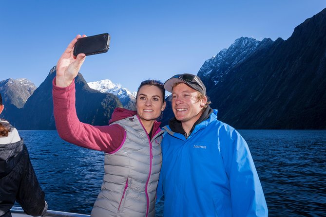 2-Hour Milford Sound Scenic Cruise - Drinks, comfort, and what to pack