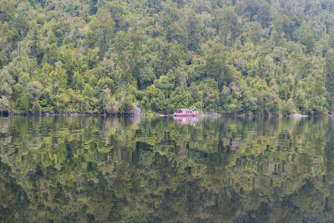 2-Hour Scenic Cruise in Lake Mapourika - What the scenery looks like in different weather