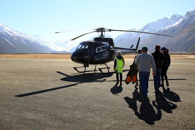 25-Minute Helicopter flight including an alpine landing - From Mount Cook Airport to the Tasman Valley