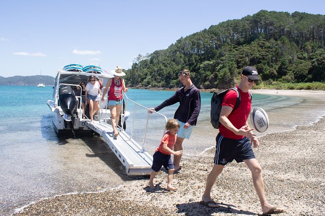 3 Hours // Hole in the Rock Cruise & Bay of Islands Tour - Roberton Island and the lookout walk