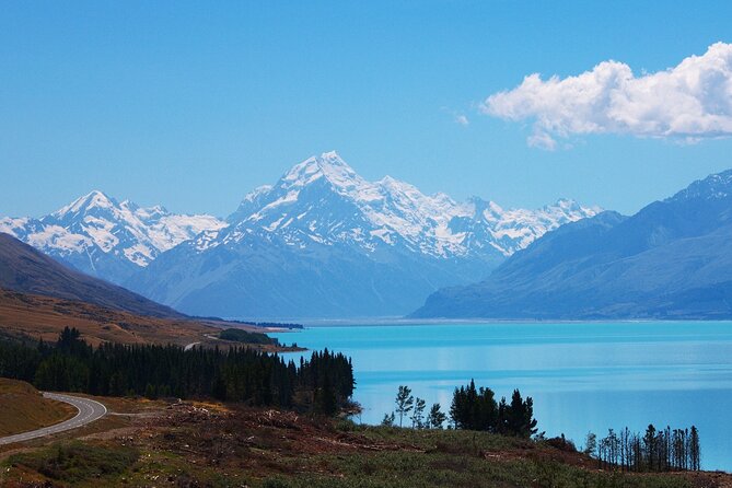 4-Day Great Southern Island Circle Tour from Christchurch - Day one: Lake Tekapo, Aoraki/Mt Cook, and Queenstown