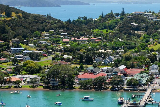 5-Day Bay of Islands, Auckland, Hobbiton, Rotorua & Waitomo Tour - Day 2: Understanding the Waitangi Treaty Grounds