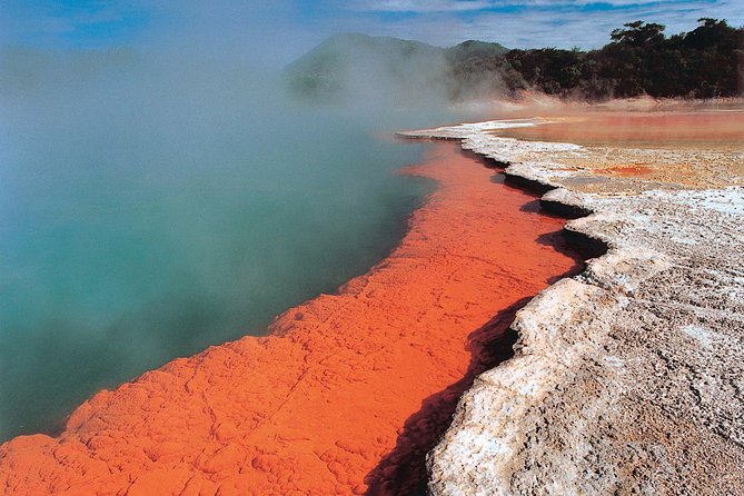 5-Day New Zealand North and South Island Highlights Tour - Day 3: Lake Taupo and a long road to Wellington