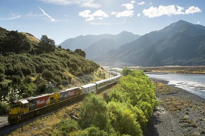 7-Day South Island Coastal Splendor Tour from Christchurch - Day 1: Christchurch to Greymouth by TranzAlpine train