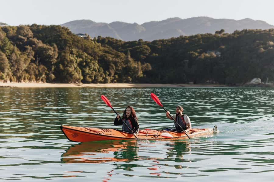 Abel Tasman National Park: Cruise, Kayak, & Hike Tour - Kaiteriteri, Split Apple Rock and the first cruise