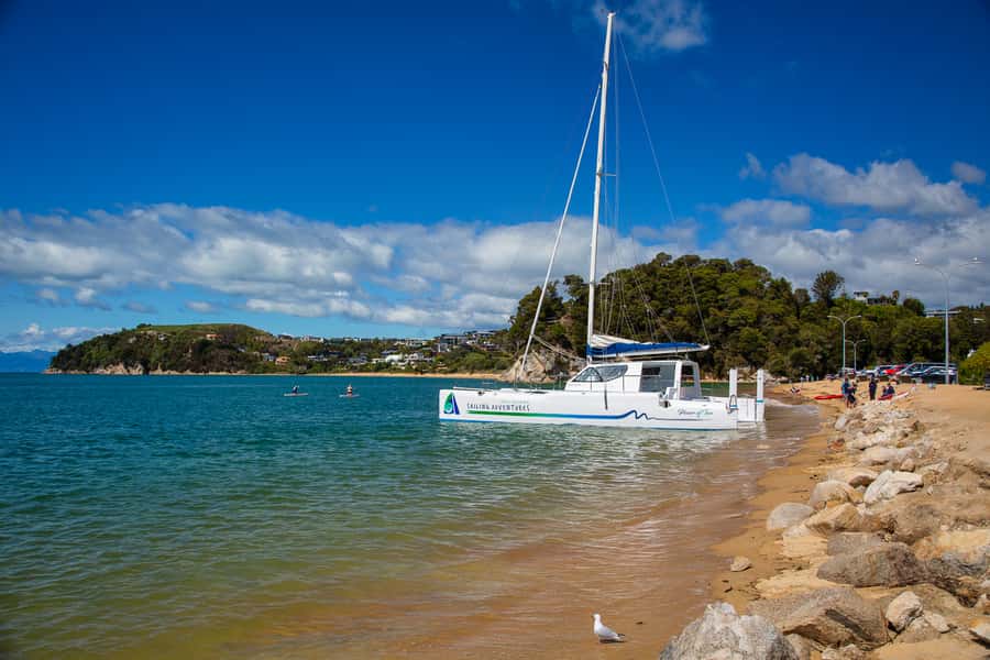 Abel Tasman National Park: Self-Guided Walk & Sailing - Meeting the skipper at Anchorage Beach