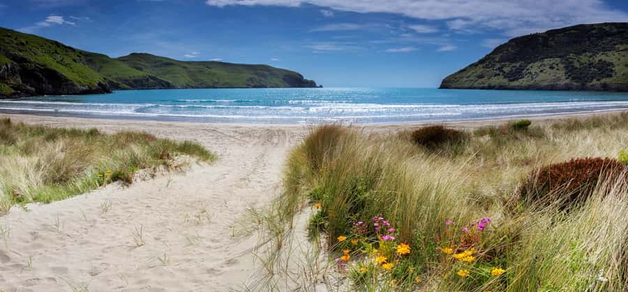 Akaroa: Lonely Beach Trail by E-Scooter. selfguided day out - Key points at a glance