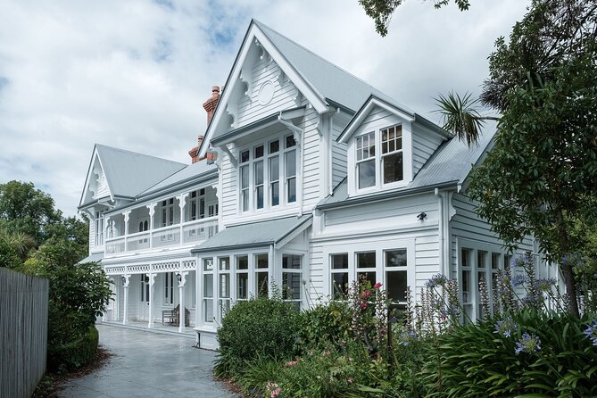 Akaroa Nature and History Private Tour - The 7th Generation - A picnic at Akaroa Heritage Park