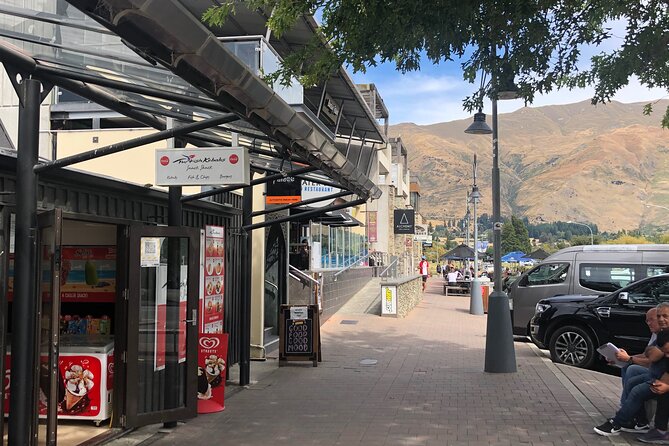 Arrowtown and Wanaka Highlights Tour from Queenstown - Arrowtown’s gold-rush streets and Chinese Settlement