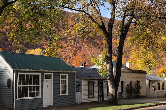 Arrowtown and Wanaka Highlights Tour from Queenstown - Cardrona Hotel and the bra fence