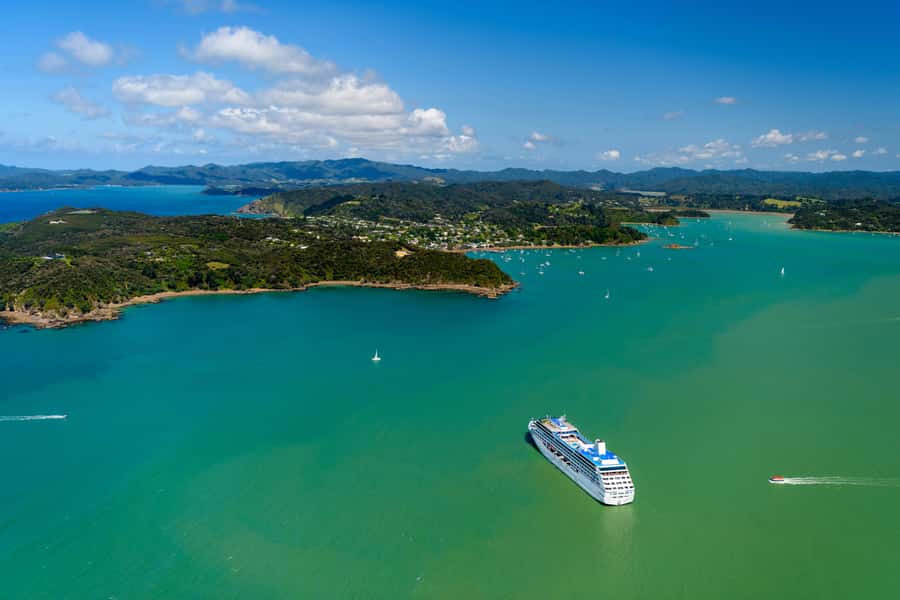 Auckland: Bay of Islands Day Tour with Dolphin Cruise - Otehei Bay gives the day a welcome pause