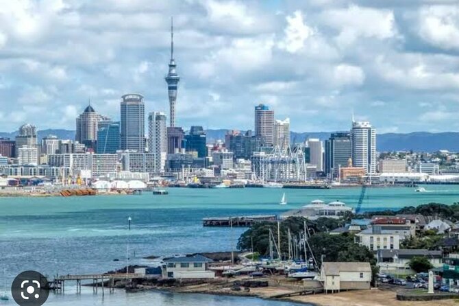 Auckland City Highlights Full Day Tour - One Tree Hill adds a strong sense of place