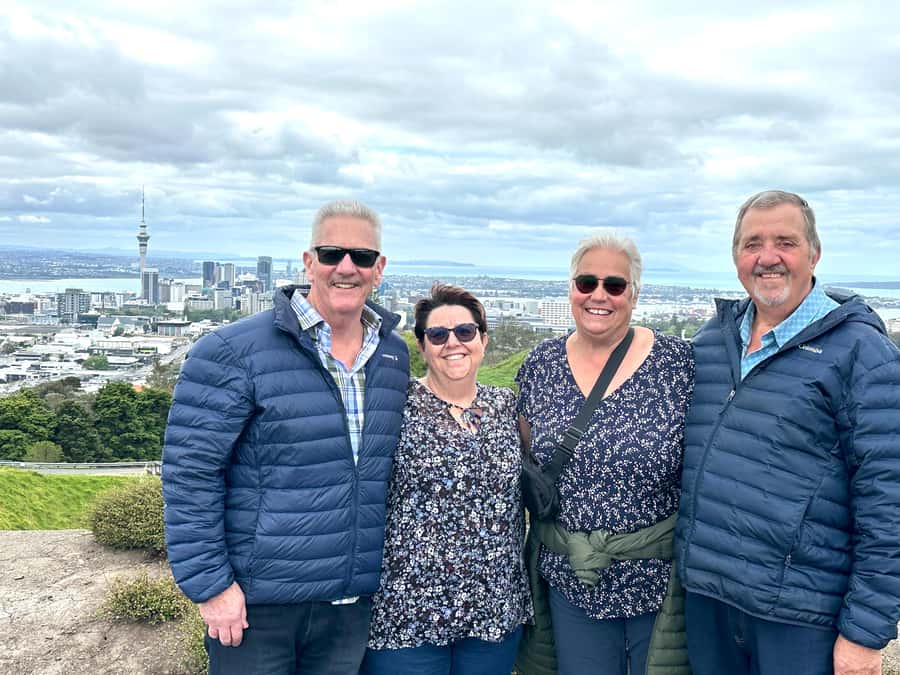 Auckland City Top Spots Half Day Tour(Small Group Tour) - What the guide adds