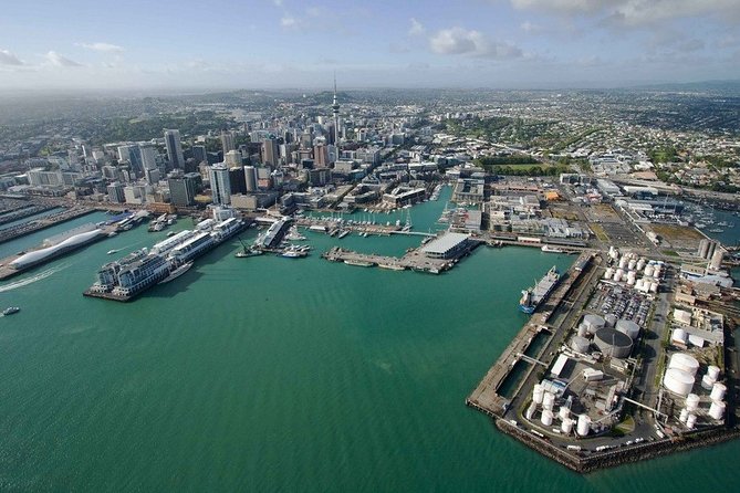 Auckland Cruise/Wharf & Airport Transfers - Is this a sightseeing tour or simply a ride?