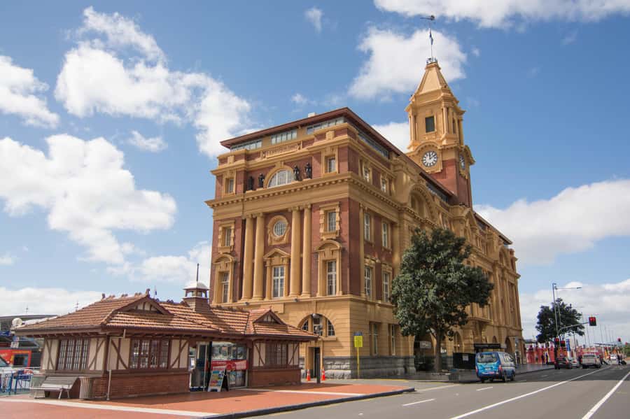 Auckland: Guided Small Group City Discovery Tour - Queen Street, the CBD, and Auckland’s volcanic setting