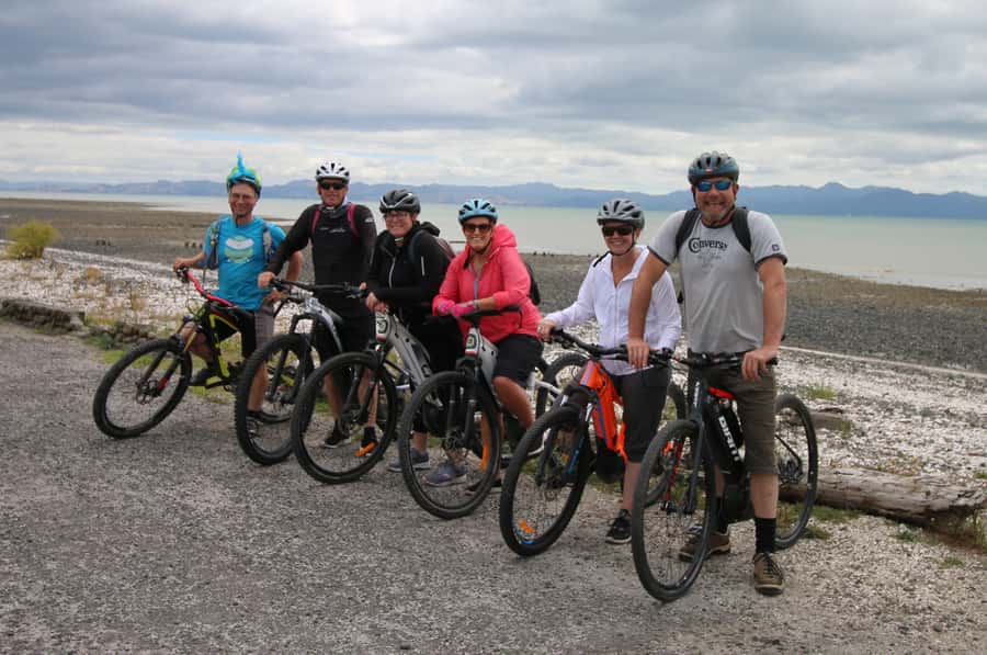 Auckland Half-Day Ebike Tour Excursion - The 45-minute cafe break in Avondale