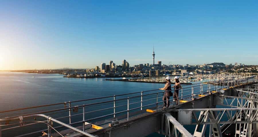 Auckland Harbor Bridge: Bridge Climb - Local stories from guides Benny and Simon