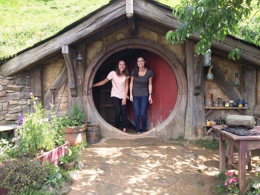 Auckland: Hobbiton Movie Set Day Trip with Festive Lunch - Should you book the Auckland Hobbiton tour?