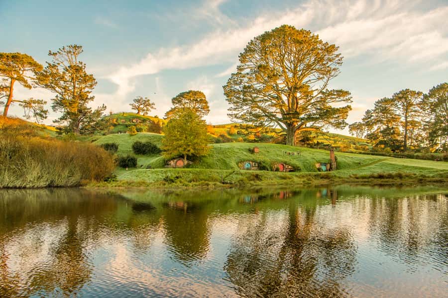 Auckland: Hobbiton Movie Set Day Trip with Festive Lunch - Who will enjoy this day trip most