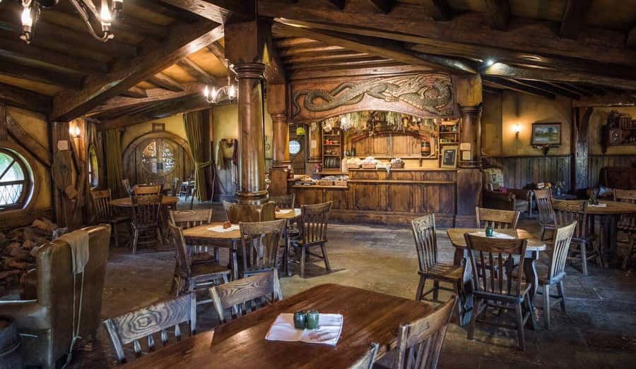 Auckland: Hobbiton & Waitomo Glow Worm Caves Private Tour - What the private format really gives you