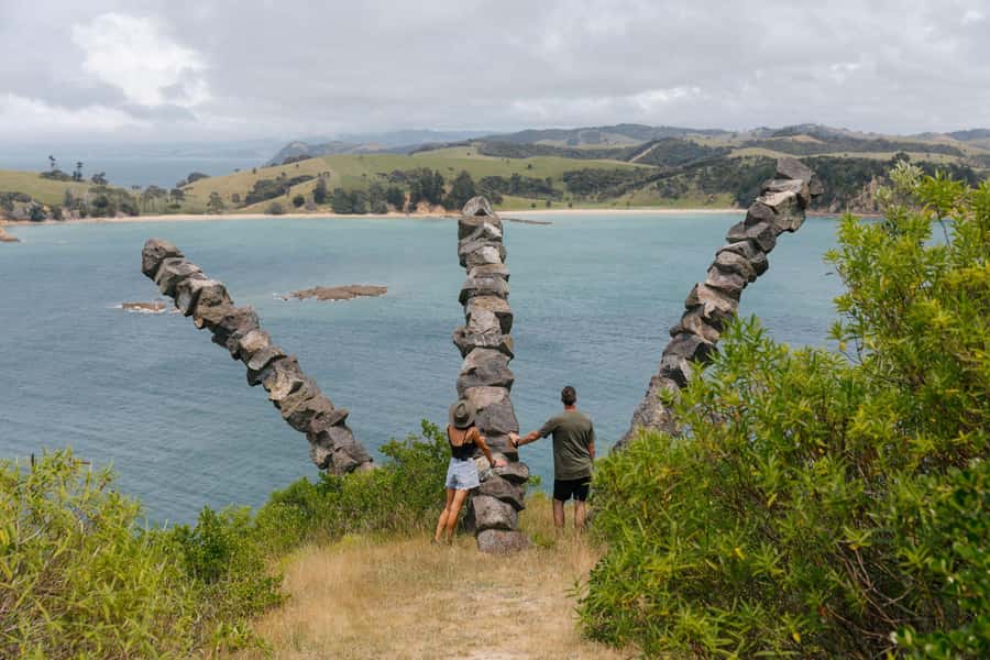 Auckland: Rotoroa Island and Man O'War Vineyard Combo Tour - Man O’ War Vineyard beside the bay