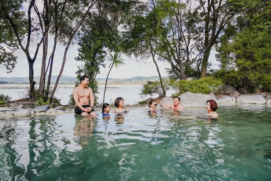 Auckland: Rotorua Highlights with Redwoods Treewalk & Spa - The return to Auckland is part of the calculation