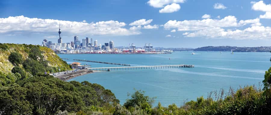 Auckland Scenic Half-Day City Sightseeing Tour - What the commentary adds to the ride