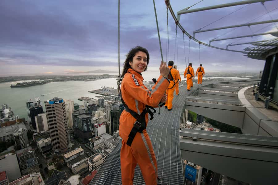 Auckland: Sky Tower SkyWalk - 192m High Edge Walk - The Guides Make the Difference