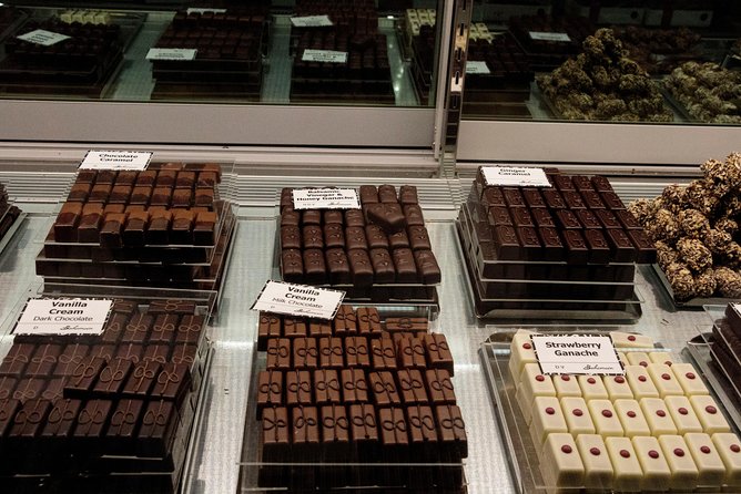 Auckland Small-Group Walking Tour with Treats - Queen Street starts the walk