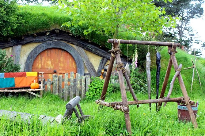 Auckland to Hobbiton Movie Set Private Tour - Walking the set for two included hours