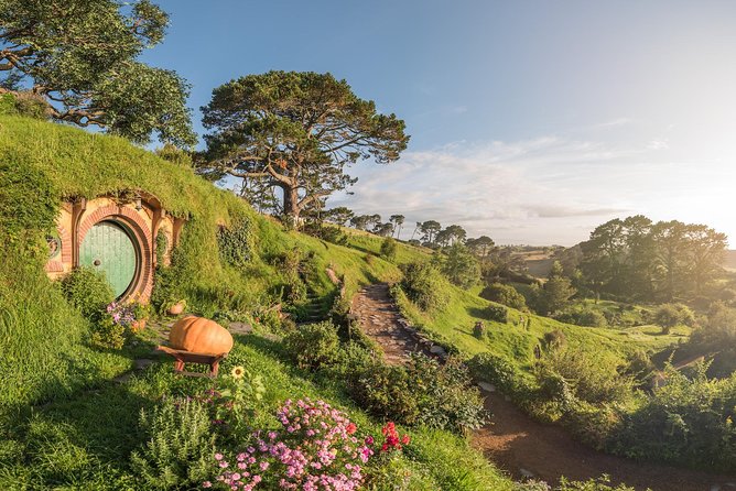 Auckland to Rotorua via Hobbiton Small Group Tour (One Way) - Entering Hobbiton and the 12-acre movie set
