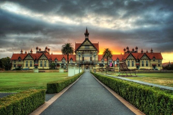 Auckland to Rotorua via Waitomo Caves Small Group Tour (One Way) - Guide quality and the small-group advantage
