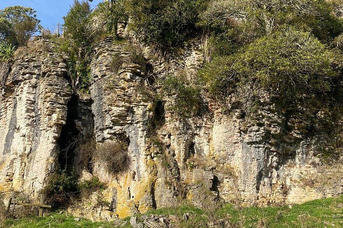 Auckland : Waitomo Spellbound Glow Worm Twin Caves Private Tour - Otorohanga gives you a simple lunch stop