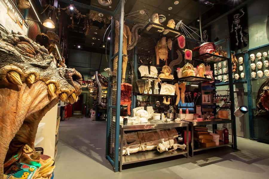 Auckland: Wētā Workshop Unleashed Guided Tour Ticket - Give yourself time for the Wētā Cave
