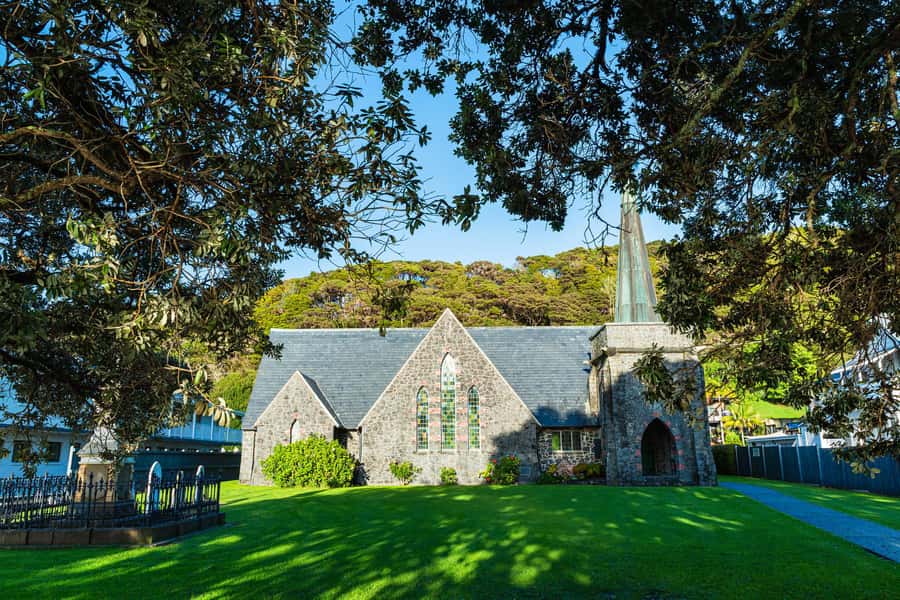 Bay of Islands: 1 Hour Scenic Bay of Islands Tour - Waitangi gives the route extra context