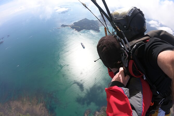 Bay of Islands: 18,000ft Skydive - The human side of a tandem skydive