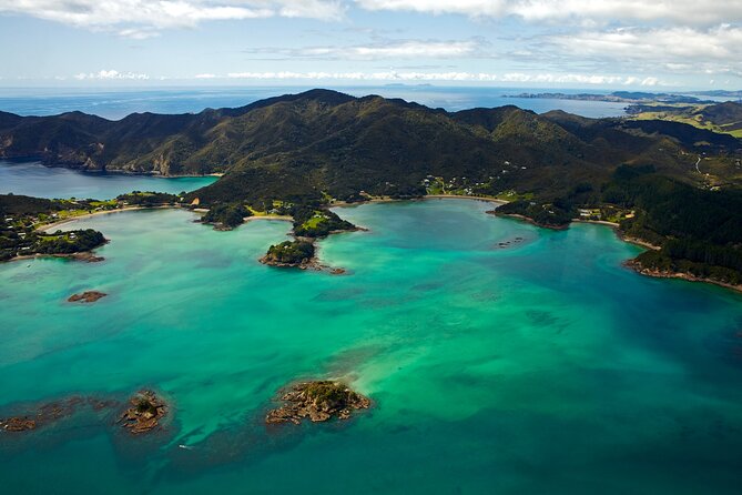 Bay of Islands and Hole in the Rock Scenic Helicopter Tour - The 20-minute scenic flight from Paihia