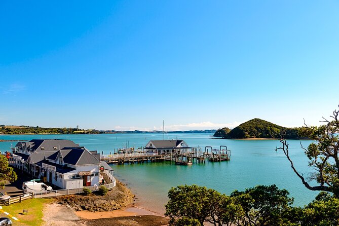 Bay of Islands Discovery Experience from Auckland incl. Hole In The Rock Cruise - Wildlife watching with no guarantees