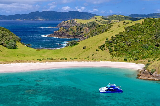 Bay of Islands Explorer Experience Small Group Tour From Auckland - Passing through the Hole in the Rock