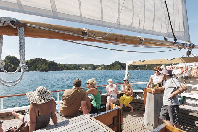 Bay of Islands Tall Ship Sailing on R. Tucker Thompson Including BBQ Lunch - Sailing the Bay of Islands under canvas